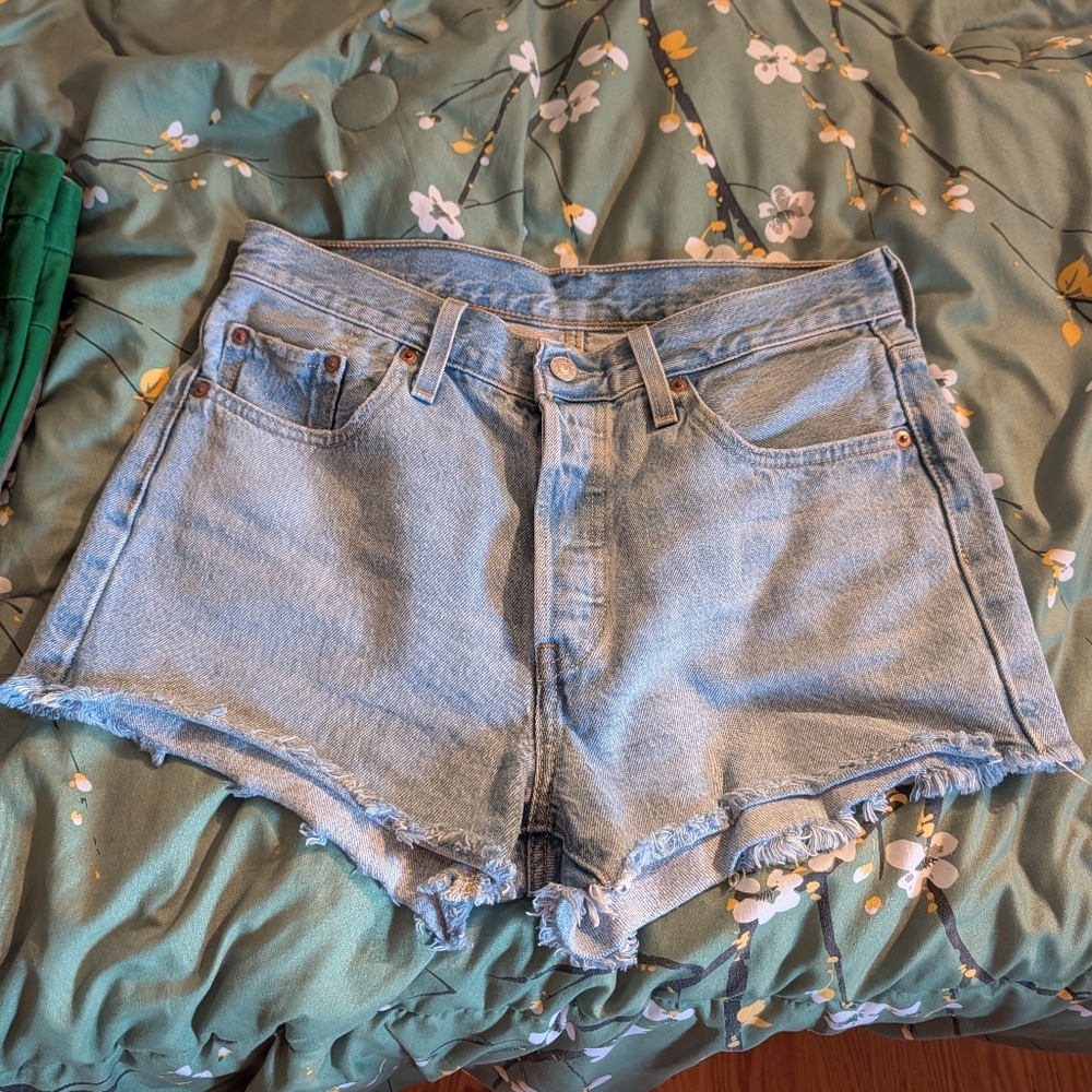 Levi's Raw Hem Light wash Jean Shorts